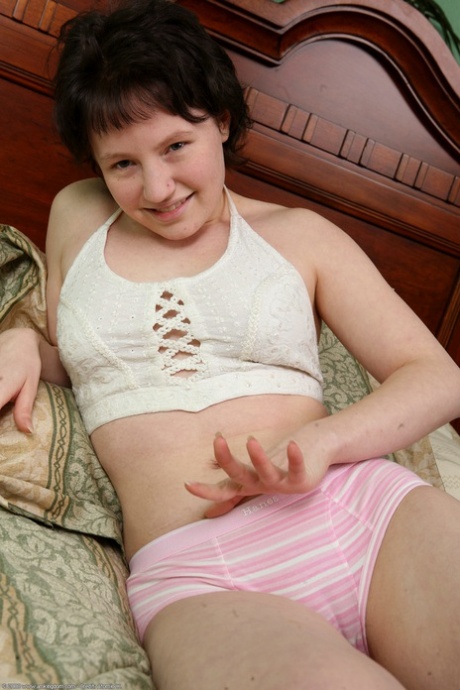 short hair teen sexy nudes img
