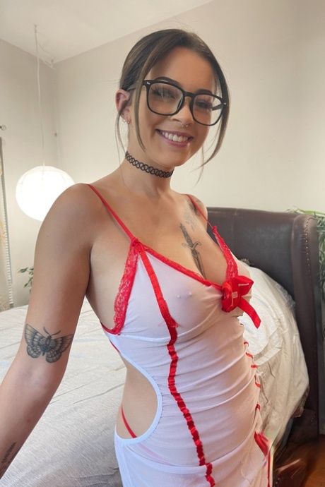 ブルネットのランジェリー ホットxxx 写真