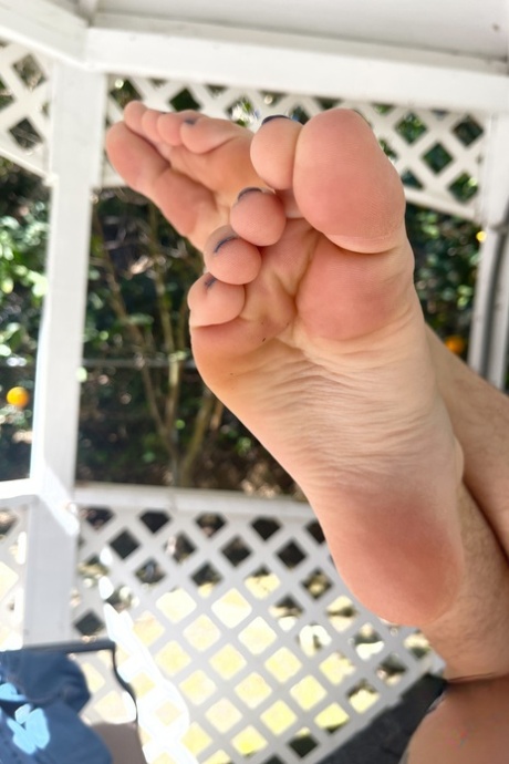 feet close up hot picture