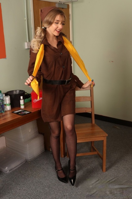 Blonde Gabie star art photos