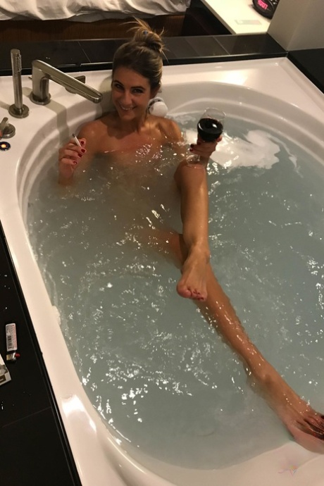 vacation nudes img