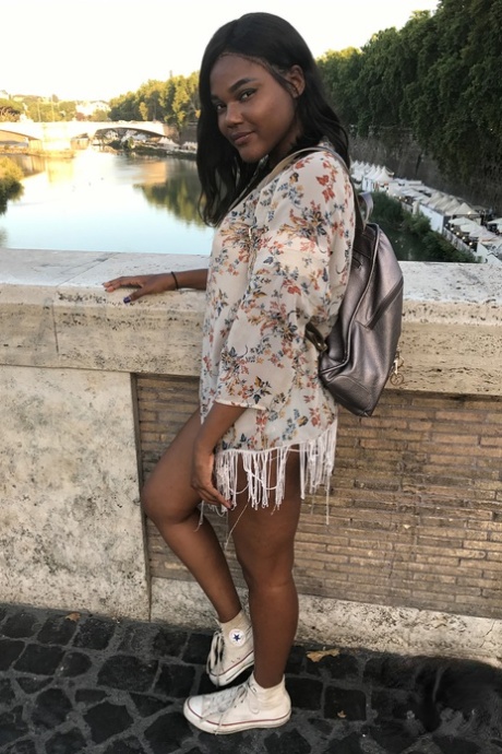 latina peluda bonito foto