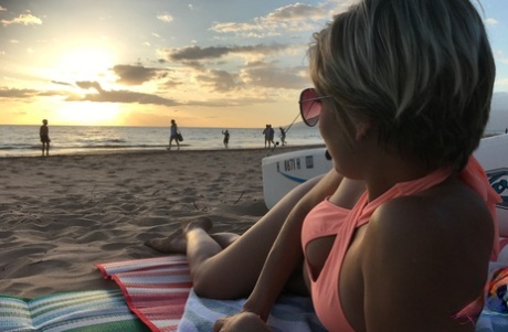 milf da spiaggia xxx adulto foto