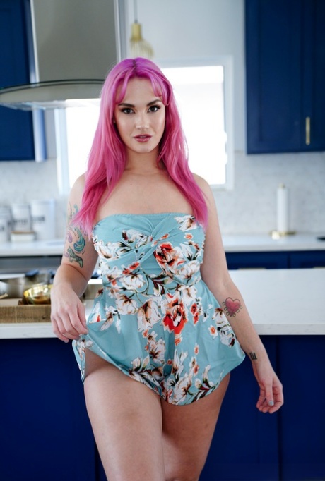 Siri Dahl star nudes photos