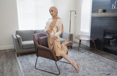 hijab naked pic