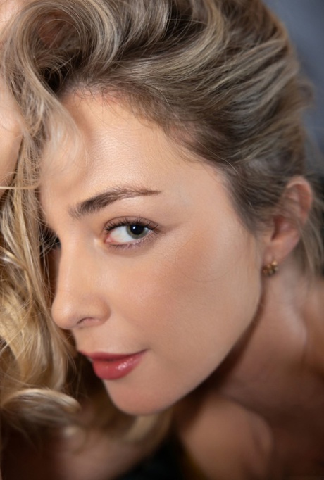 red lips sex img