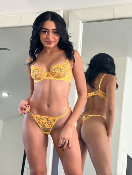 Latina-Dessous heiße pornographische galerie