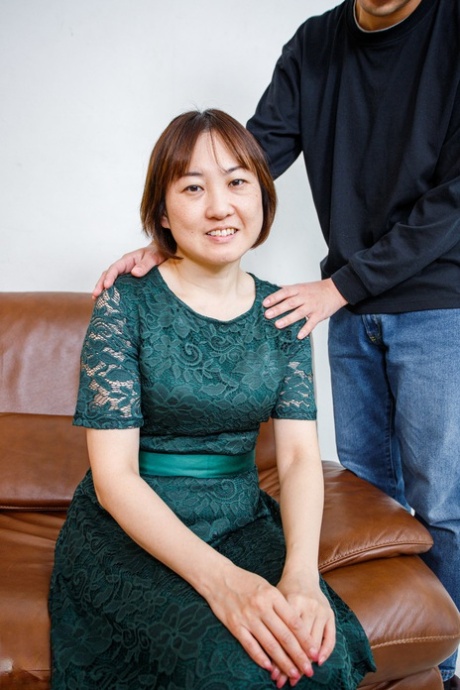 asian housewife pornographic image