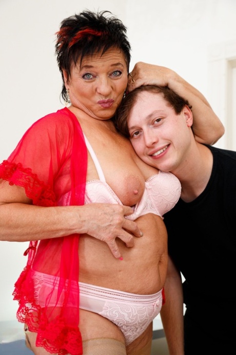 fet hårig mormor xxx topp bilder