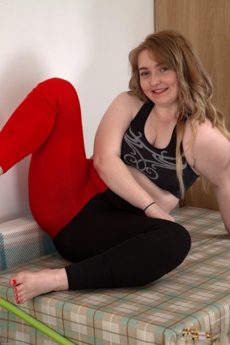 ぽっちゃり顔面騎乗 セクシーヌード 写真