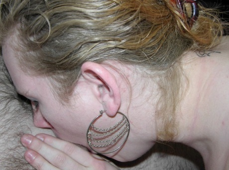 avsugning sperma i munnen het gratis foto