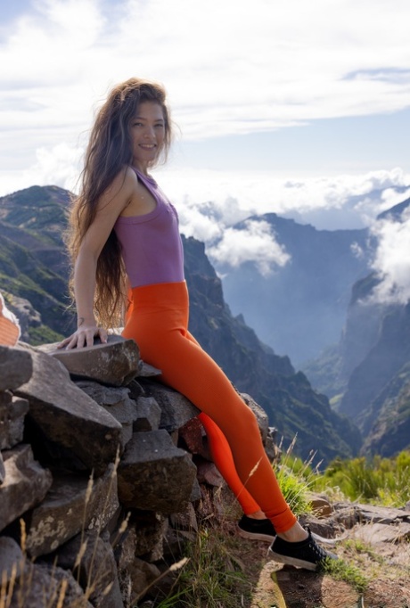 latina yoga pants sexy img