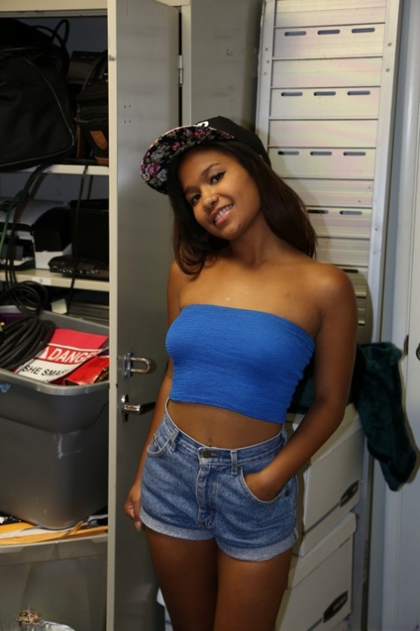 light skin ebony teen hot sex pic