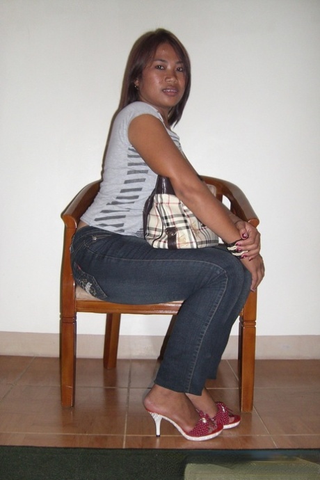 sottile sesso carino archivio