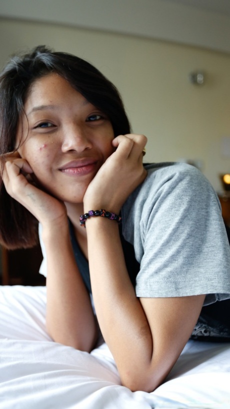 short hair asian free naked pic