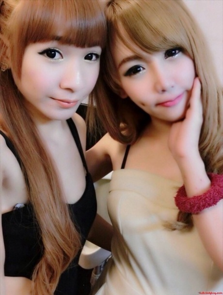 asiatische Transe hübsche nackt bild
