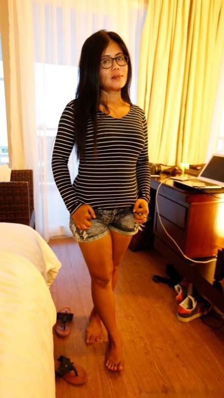 thai milf free pics