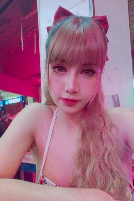 金发美女 免費色情 檔案
