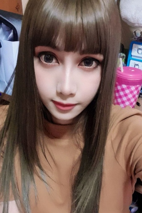 女性がおしっこをする 美しいヌード ギャラリー