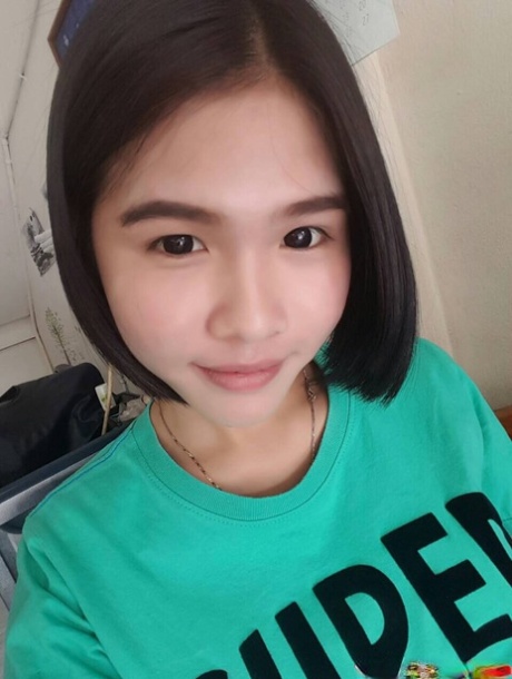 adolescente ladyboy belle sexy photo