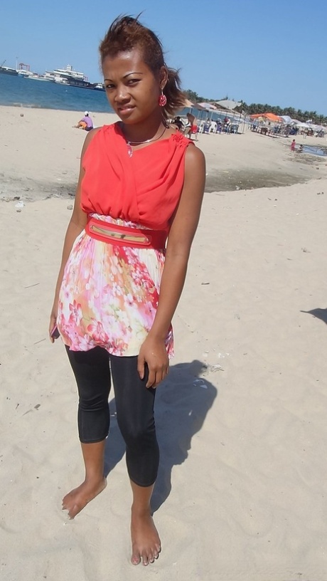 petite ebony pornos picture