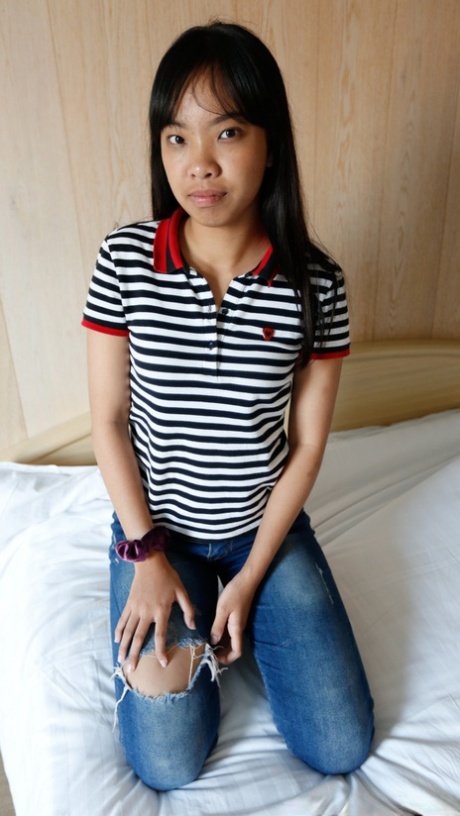 asiatiske jeans topp naken arkiv