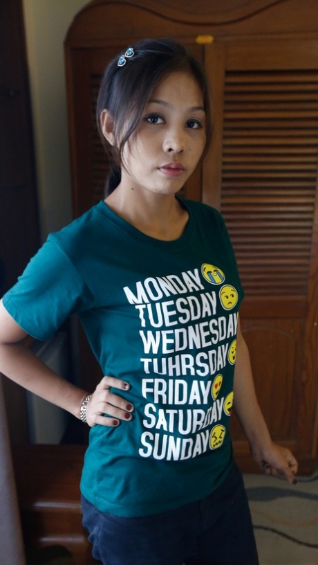 asiatisk udendørs voksen xxx Foto