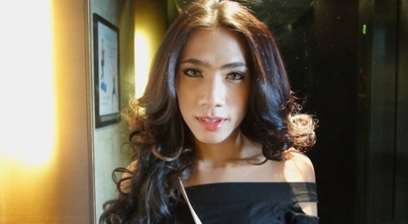 sexy ladyboy hot naked pictures