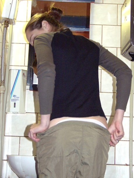トイレ ホットxxx 写真