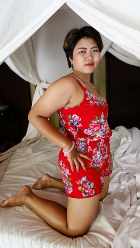 アジア人熟女の足 ホット 写真