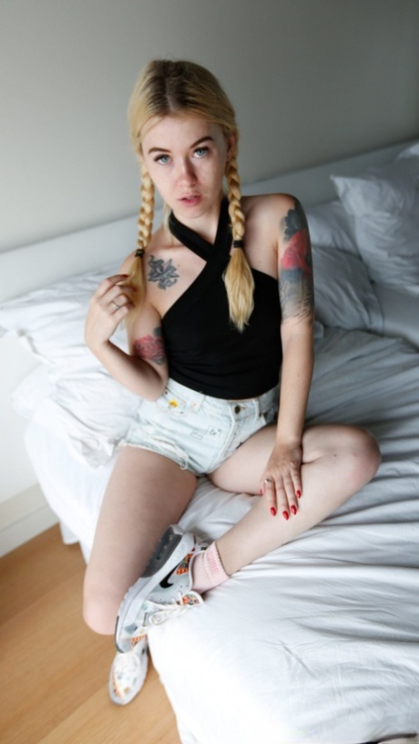 červené nehty erotika zdarma fotografie