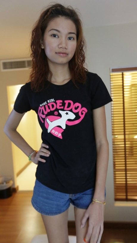 adolescente chino xxx desnudos archivo