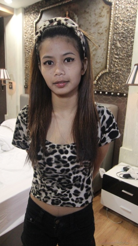 liten asiatisk konstporr bild