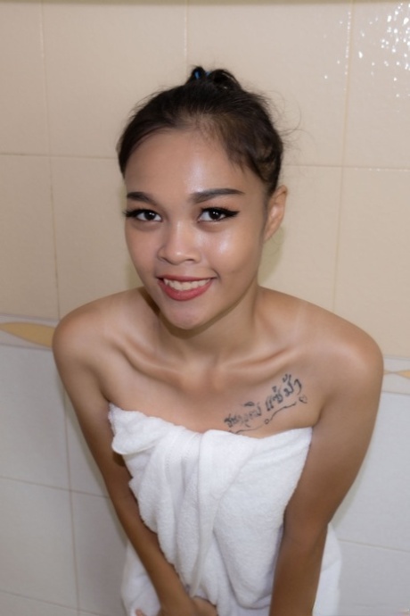 asiatische Dusche schöne sexy bild