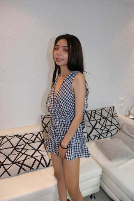亚洲女友 美麗的裸體 照片