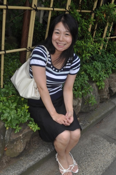 日本の熟女 セクシーヌード 写真