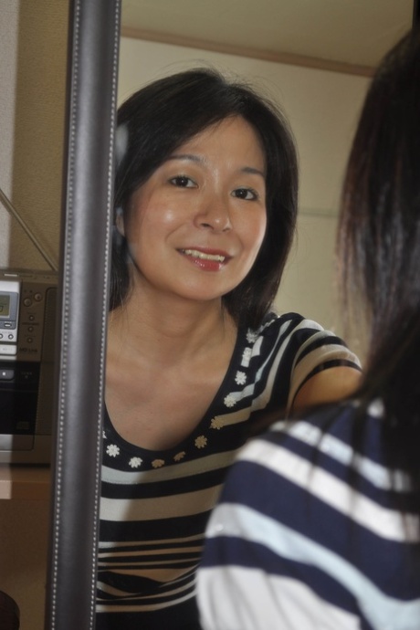 japanische MILF sexy kunst galerie