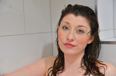bledá brunetka dokonalé porno img