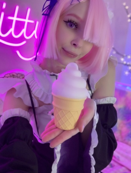 ティーンコスプレ ポルノグラフィック 写真