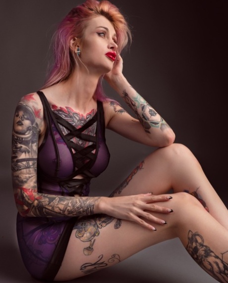 Lippenstift porno nackten galerie