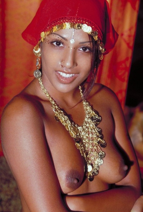 chubby indian xxx photo
