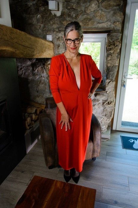 tall mature beautiful xxx pic