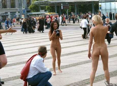 asiatisk offentlig naken pornografisk bilder