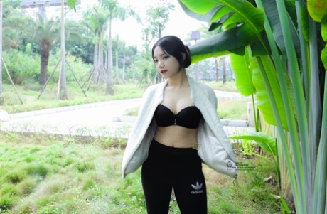 asiatisk utendørs erotisk beste bilder