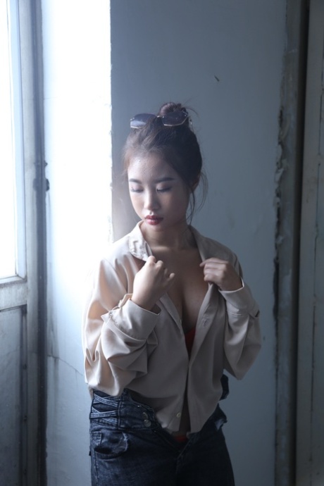 亚洲牛仔裤 美麗的 影像