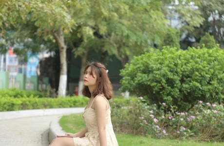 asiatisches Teen-Solo nacktheit top foto