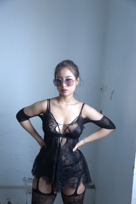 亚洲眼镜 美麗的裸體 圖片