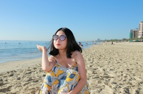 asiatische Brille schöne sexy bild