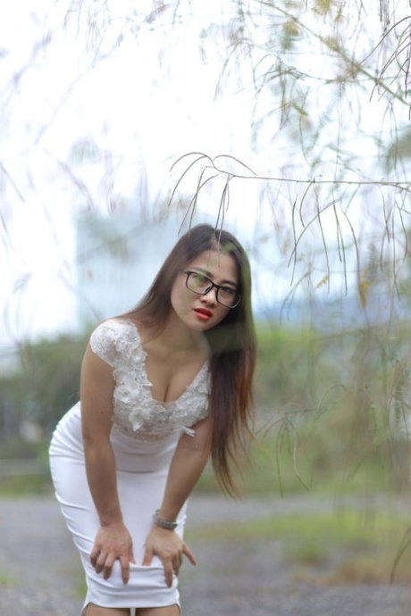 asian skirt sex photo