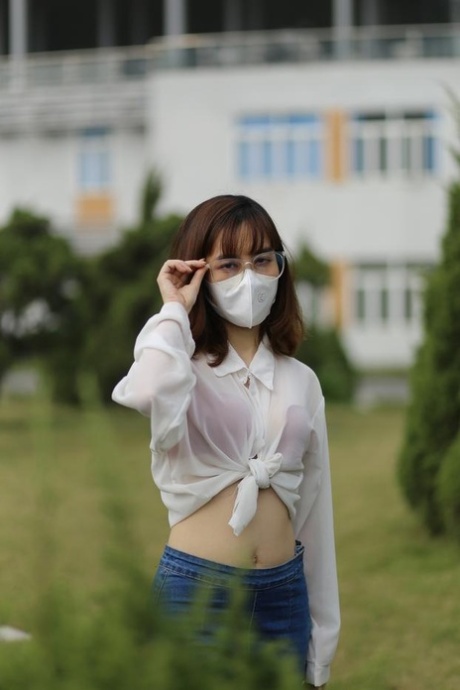 lunettes asiatiques nu libre photo